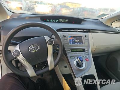 2013 Toyota Prius Three - zdjęcie 11 z 28 - miniatura