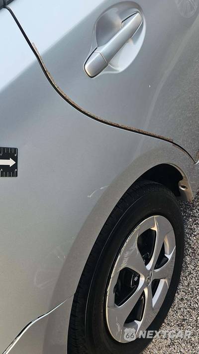 2013 Toyota Prius Three - zdjęcie 24 z 28 - miniatura