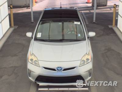 2013 Toyota Prius Three - zdjęcie 2 z 28 - miniatura