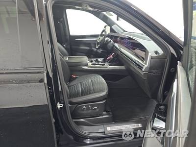 2025 Cadillac Escalade ESV V-Series 1SD - zdjęcie 8 z 19 - miniatura