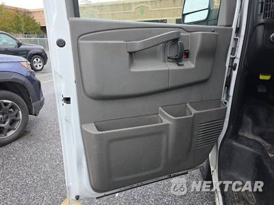 2017 Chevrolet Express 2500 Cargo Van 1WT 135.0" WB - zdjęcie 9 z 33 - miniatura