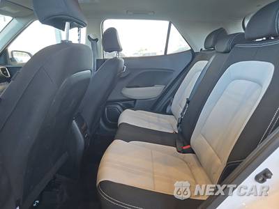 2025 Hyundai Venue SEL - zdjęcie 13 z 28 - miniatura