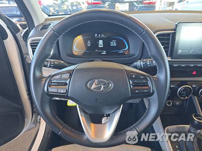 2025 Hyundai Venue SEL - zdjęcie 10 z 28 - miniatura