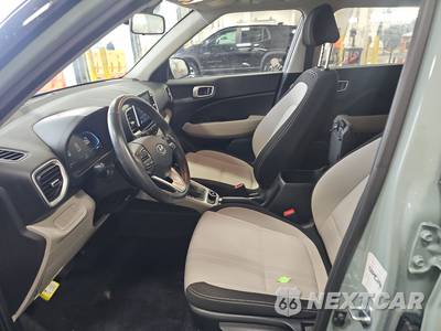 2025 Hyundai Venue SEL - zdjęcie 7 z 34 - miniatura