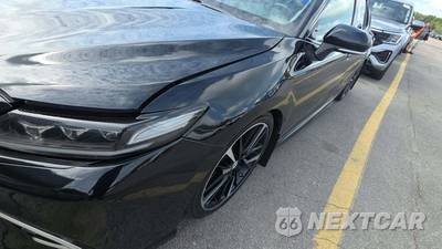2019 Toyota Camry XSE - zdjęcie 34 z 42 - miniatura