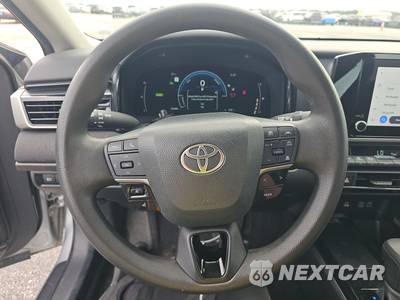 2025 Toyota Camry LE - zdjęcie 10 z 28 - miniatura