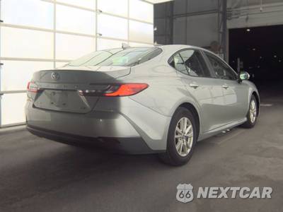 2025 Toyota Camry LE - zdjęcie 4 z 28 - miniatura