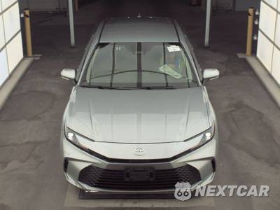2025 Toyota Camry LE - zdjęcie 2 z 28 - miniatura