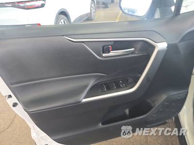 2025 Toyota RAV4 Hybrid XLE - zdjęcie 9 z 22 - miniatura