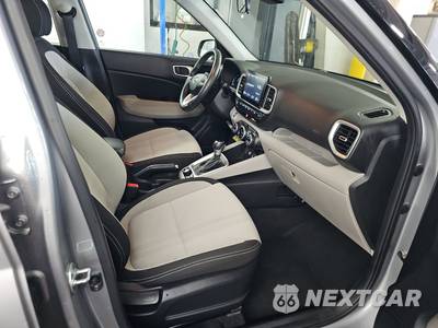 2025 Hyundai Venue SEL - zdjęcie 8 z 30 - miniatura