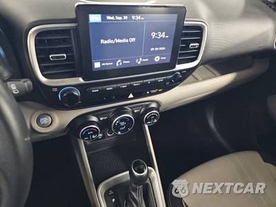2025 Hyundai Venue SEL - zdjęcie 11 z 30 - miniatura