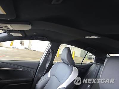 2025 Toyota Camry SE - zdjęcie 19 z 31 - miniatura