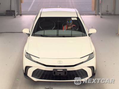 2025 Toyota Camry SE - zdjęcie 2 z 31 - miniatura