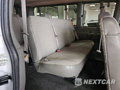 2025 Chevrolet Express 3500 Passenger Van LT 1LT 155.1" WB - zdjęcie 13 z 26 - miniatura