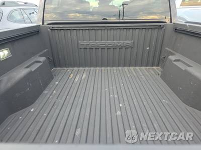 2025 Toyota Tacoma TRD Off-Road Crew Cab Medium Bed - zdjęcie 16 z 44 - miniatura
