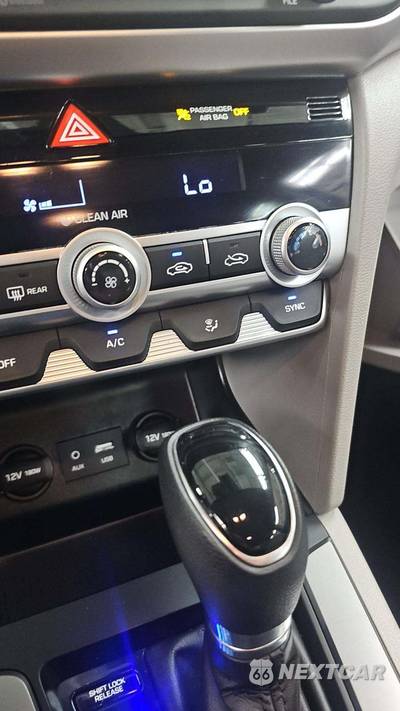 2020 Hyundai Elantra SE Sedan - zdjęcie 27 z 38 - miniatura