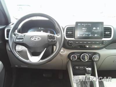2025 Hyundai Venue SEL - zdjęcie 16 z 31 - miniatura