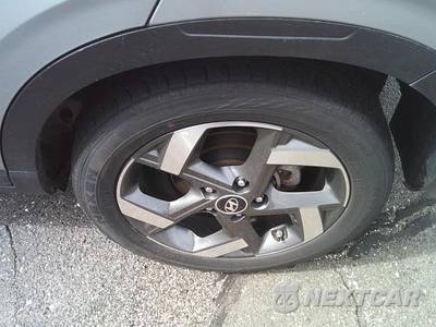 2025 Hyundai Venue SEL - zdjęcie 21 z 31 - miniatura