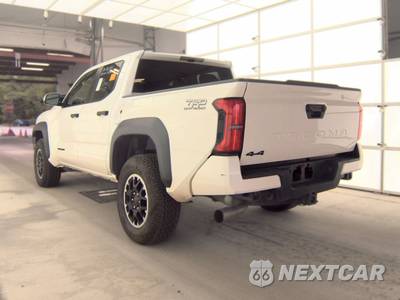 2025 Toyota Tacoma TRD Off-Road Crew Cab Medium Bed - zdjęcie 6 z 34 - miniatura