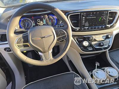2023 Chrysler Pacifica Limited 121.6" WB - zdjęcie 10 z 26 - miniatura