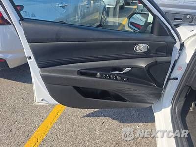 2025 Hyundai Elantra SEL Convenience - zdjęcie 9 z 21 - miniatura