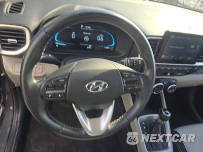 2025 Hyundai Venue SEL - zdjęcie 10 z 28 - miniatura