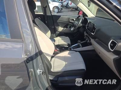 2025 Hyundai Venue SEL - zdjęcie 8 z 28 - miniatura