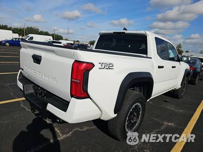 2025 Toyota Tacoma TRD Off-Road Crew Cab Medium Bed - zdjęcie 4 z 27 - miniatura