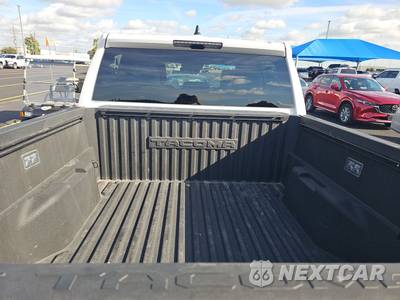 2025 Toyota Tacoma TRD Off-Road Crew Cab Medium Bed - zdjęcie 16 z 27 - miniatura