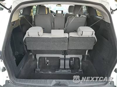 2025 Toyota Sienna LE 8-Passenger 120.5" WB - zdjęcie 17 z 27 - miniatura