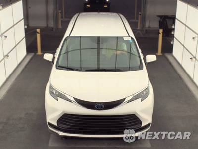 2025 Toyota Sienna LE 8-Passenger 120.5" WB - zdjęcie 2 z 27 - miniatura