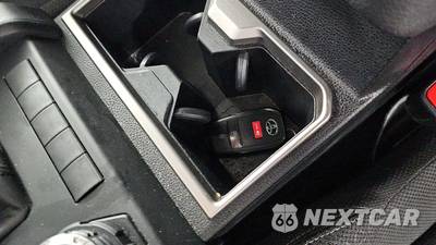2025 Toyota 4Runner SR5 - zdjęcie 17 z 21 - miniatura