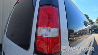 2025 Chevrolet Express 3500 Passenger Van LT 1LT 155.1" WB - zdjęcie 24 z 27 - miniatura