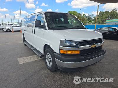 2025 Chevrolet Express 3500 Passenger Van LT 1LT 155.1" WB - zdjęcie 3 z 27 - miniatura