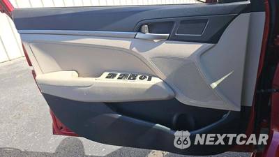 2018 Hyundai Elantra SEL Sedan - zdjęcie 21 z 32 - miniatura