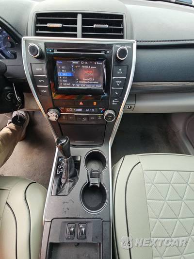 2015 Toyota Camry XLE - zdjęcie 11 z 30 - miniatura