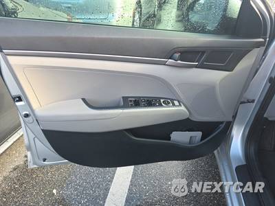 2017 Hyundai Elantra SE Sedan - zdjęcie 9 z 24 - miniatura