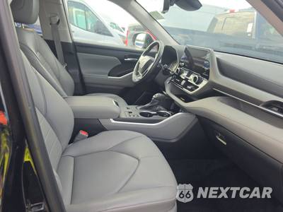 2024 Toyota Highlander Hybrid XLE - zdjęcie 8 z 27 - miniatura
