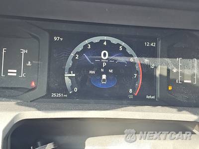 2025 Toyota Tacoma SR5 Crew Cab Medium Bed - zdjęcie 12 z 24 - miniatura