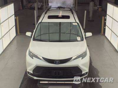 2025 Toyota Sienna XLE 8-Passenger 120.5" WB - zdjęcie 2 z 31 - miniatura