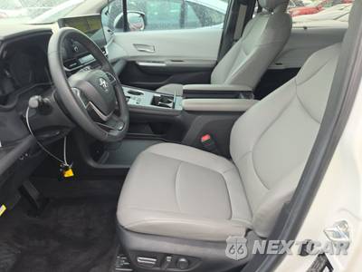 2025 Toyota Sienna XLE 8-Passenger 120.5" WB - zdjęcie 7 z 31 - miniatura