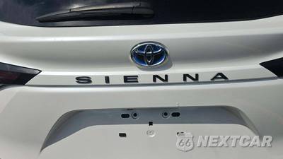 2025 Toyota Sienna XLE 8-Passenger 120.5" WB - zdjęcie 27 z 31 - miniatura