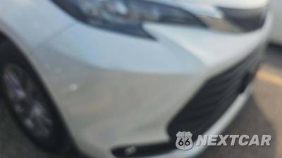 2025 Toyota Sienna XLE 8-Passenger 120.5" WB - zdjęcie 26 z 31 - miniatura