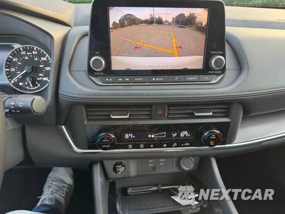 2025 Nissan Rogue SV - zdjęcie 6 z 30 - miniatura