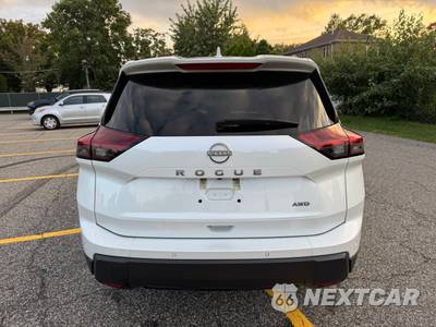 2025 Nissan Rogue SV - zdjęcie 13 z 30 - miniatura