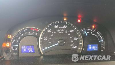 2013 Toyota Camry LE - zdjęcie 18 z 31 - miniatura