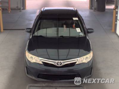 2013 Toyota Camry LE - zdjęcie 2 z 31 - miniatura