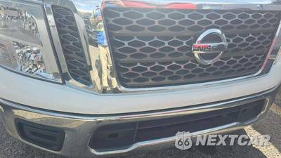 2017 Nissan TITAN SV Crew Cab Short Bed - zdjęcie 23 z 33 - miniatura