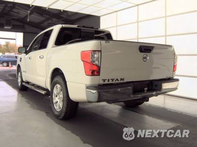 2017 Nissan TITAN SV Crew Cab Short Bed - zdjęcie 6 z 33 - miniatura
