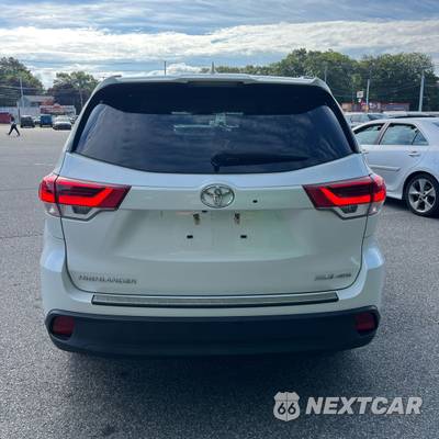 2018 Toyota Highlander XLE - zdjęcie 4 z 23 - miniatura